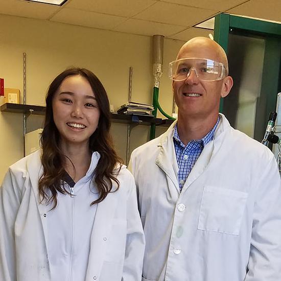 Kat Xia winner of the Beckman Scholarship with faculty mentor Eric Tillman