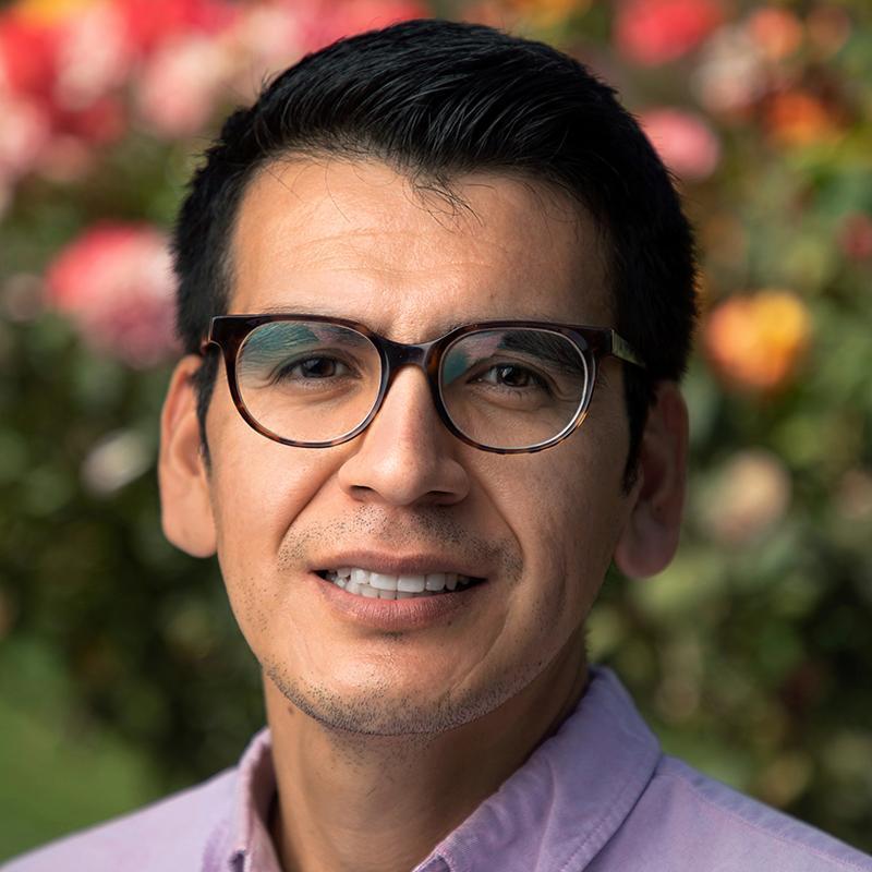 Abel Cruz headshot