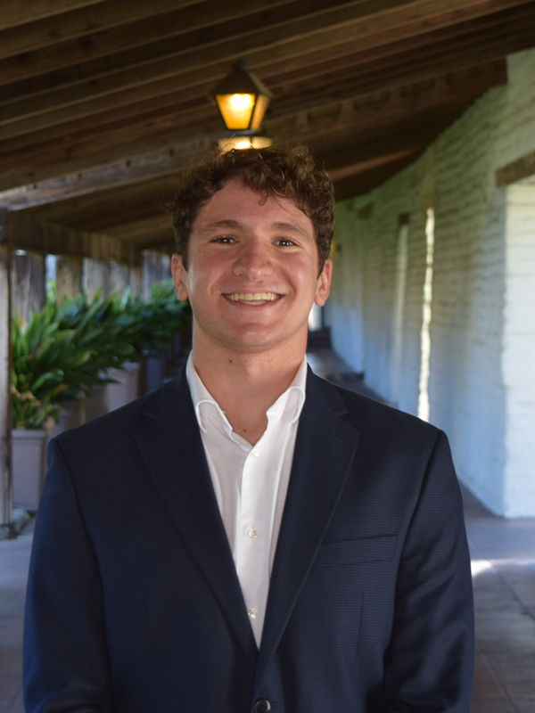 Joe Aoukar headshot