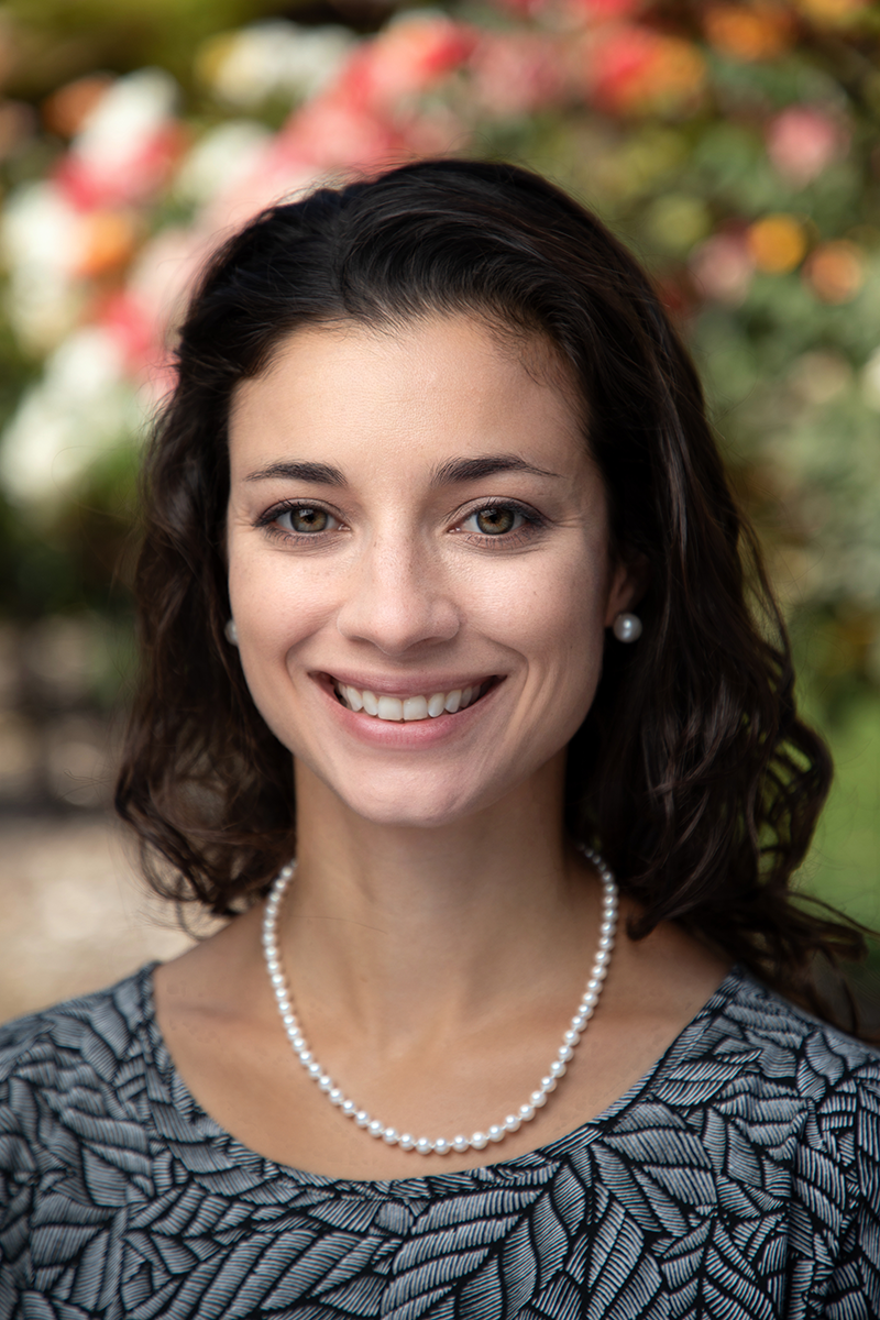 Elyse Raby headshot