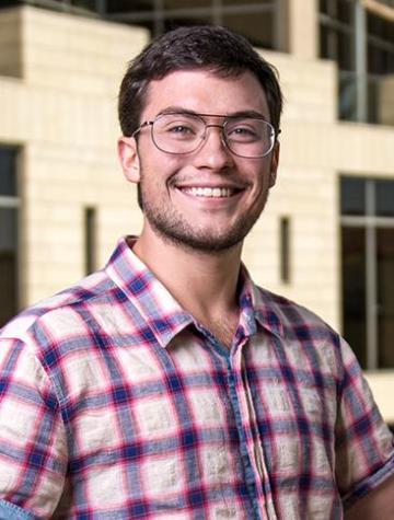 Econ alumni and Fulbright scholar Tyler van Herweg Head Shot