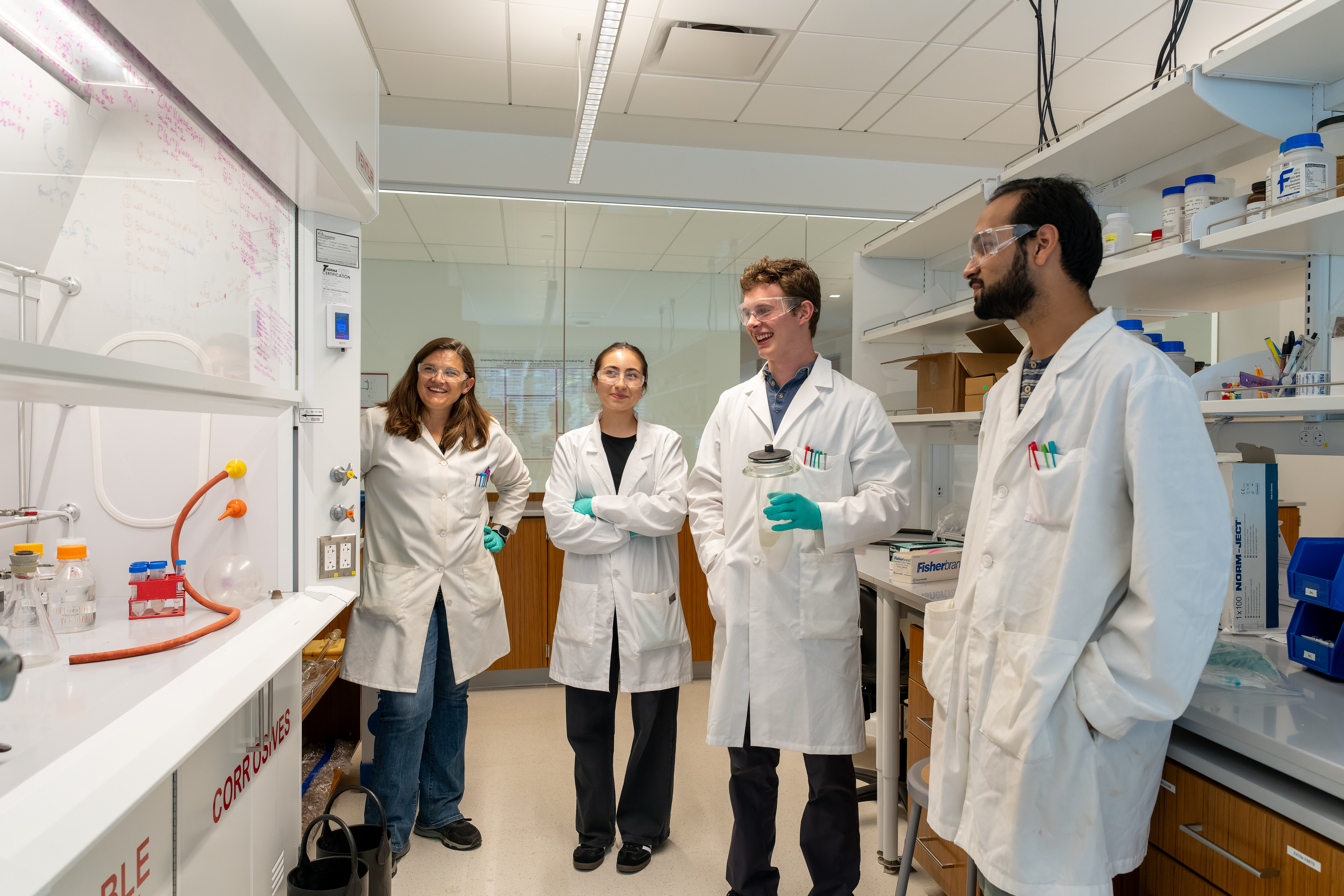 Faculty in the lab 