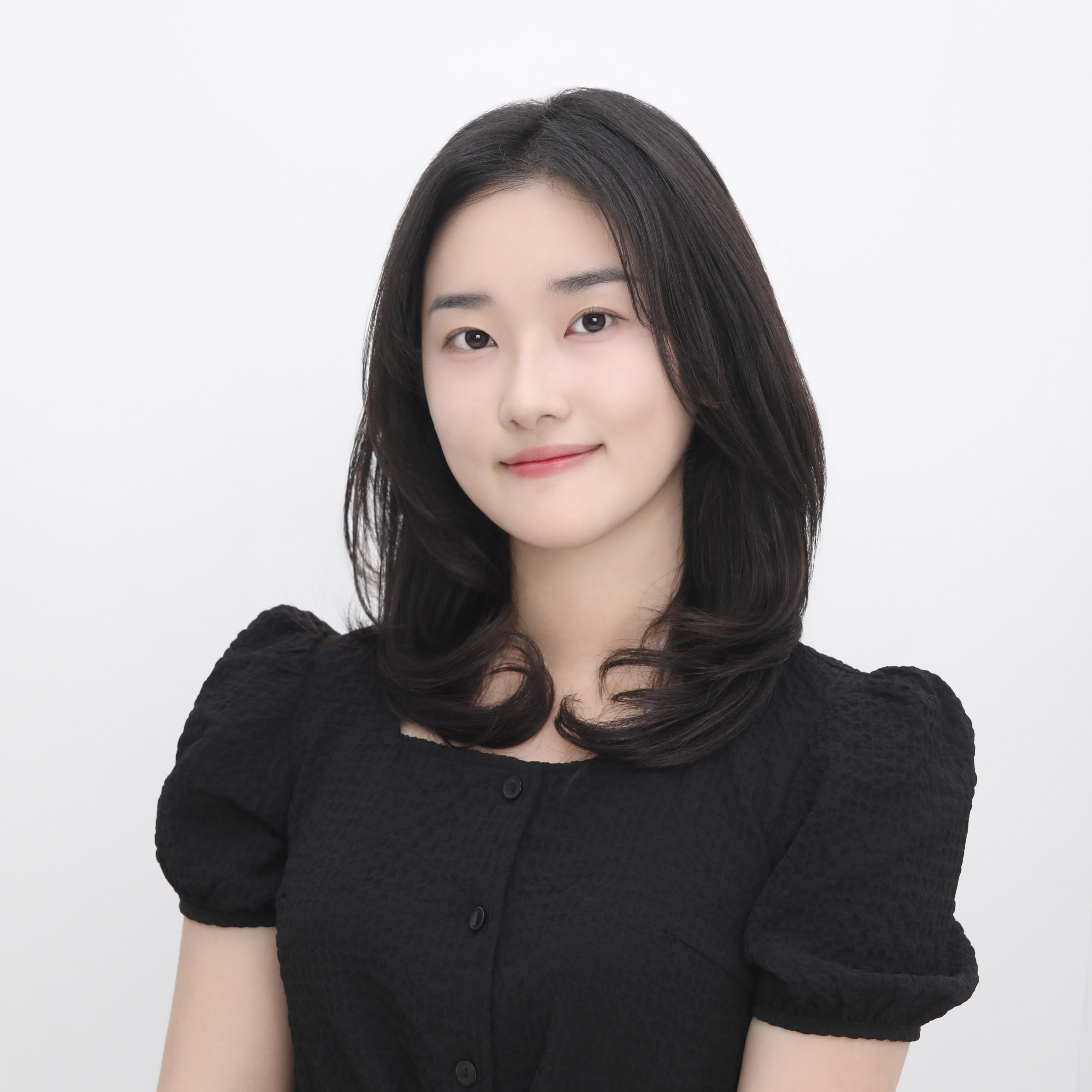 Sally Kim Headshot 